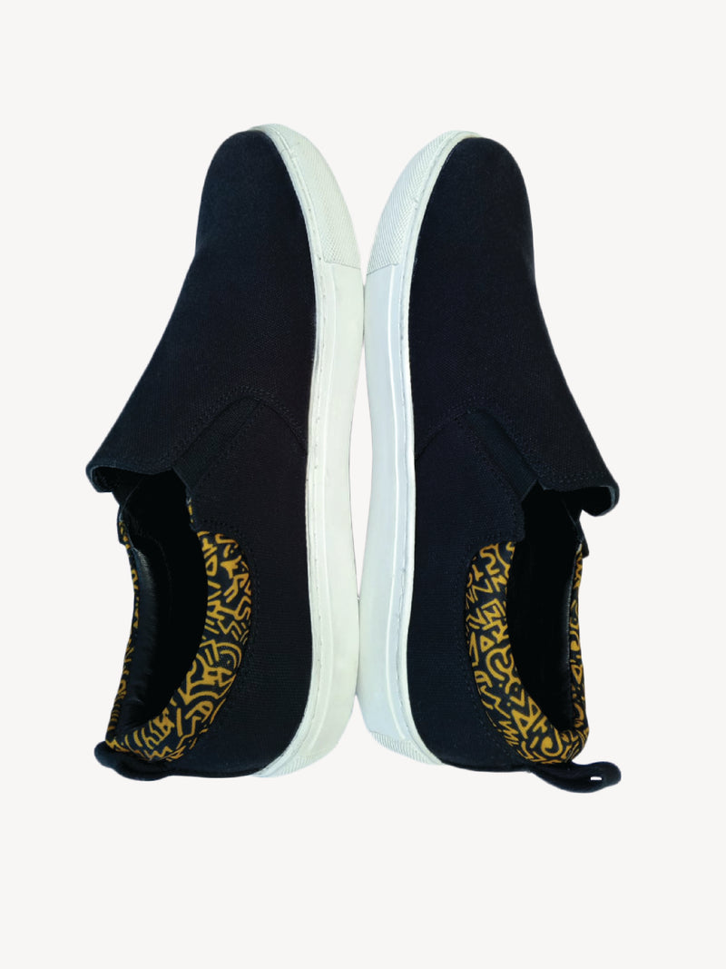 Canvas: Black with Gold KK